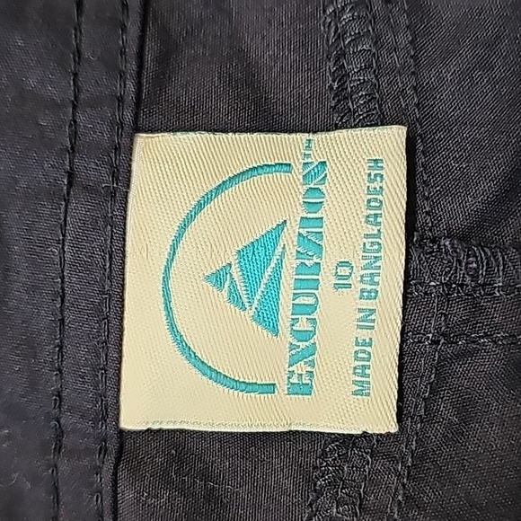 Excursions women's black shorts. Size 10.2 big button pockets in the front. - Picture 4 of 6